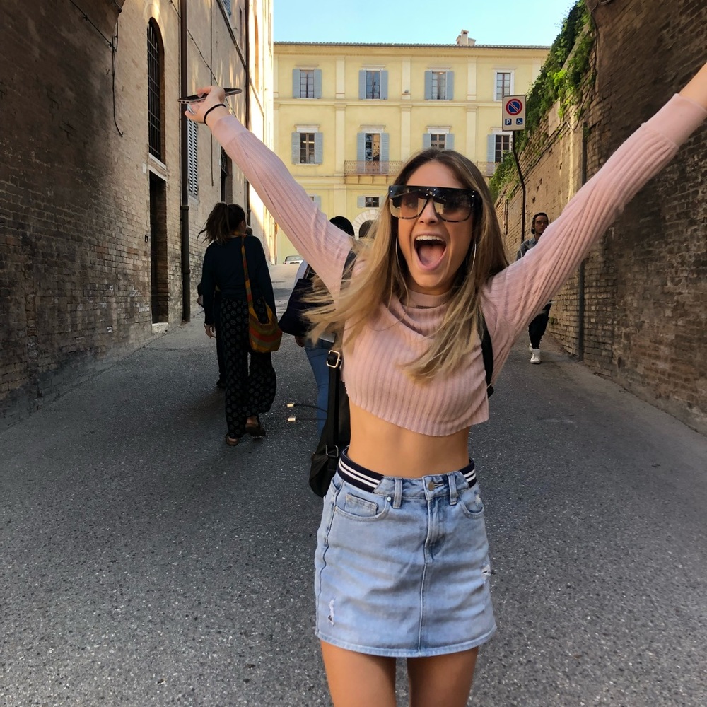 Meet your Posher, Mckynsie